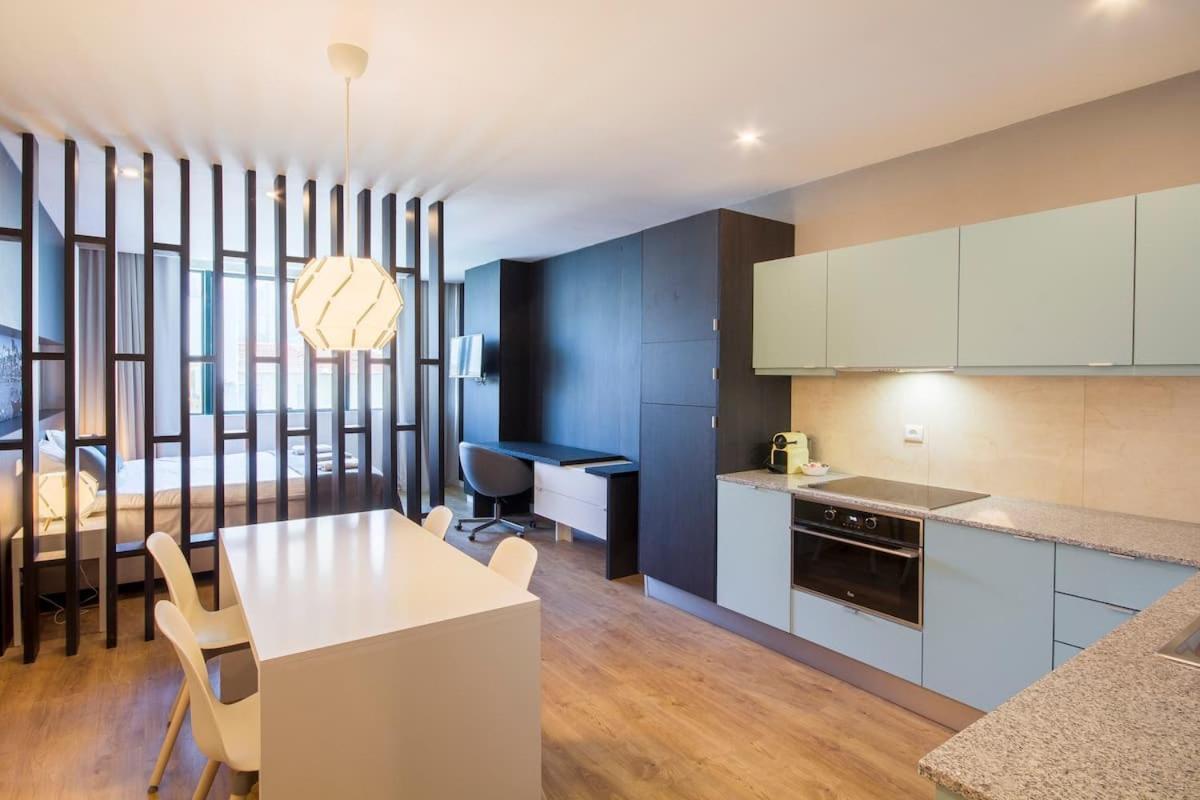 408 Gale Center Apartamento Wi-Fi, Estacionamento Порту Экстерьер фото