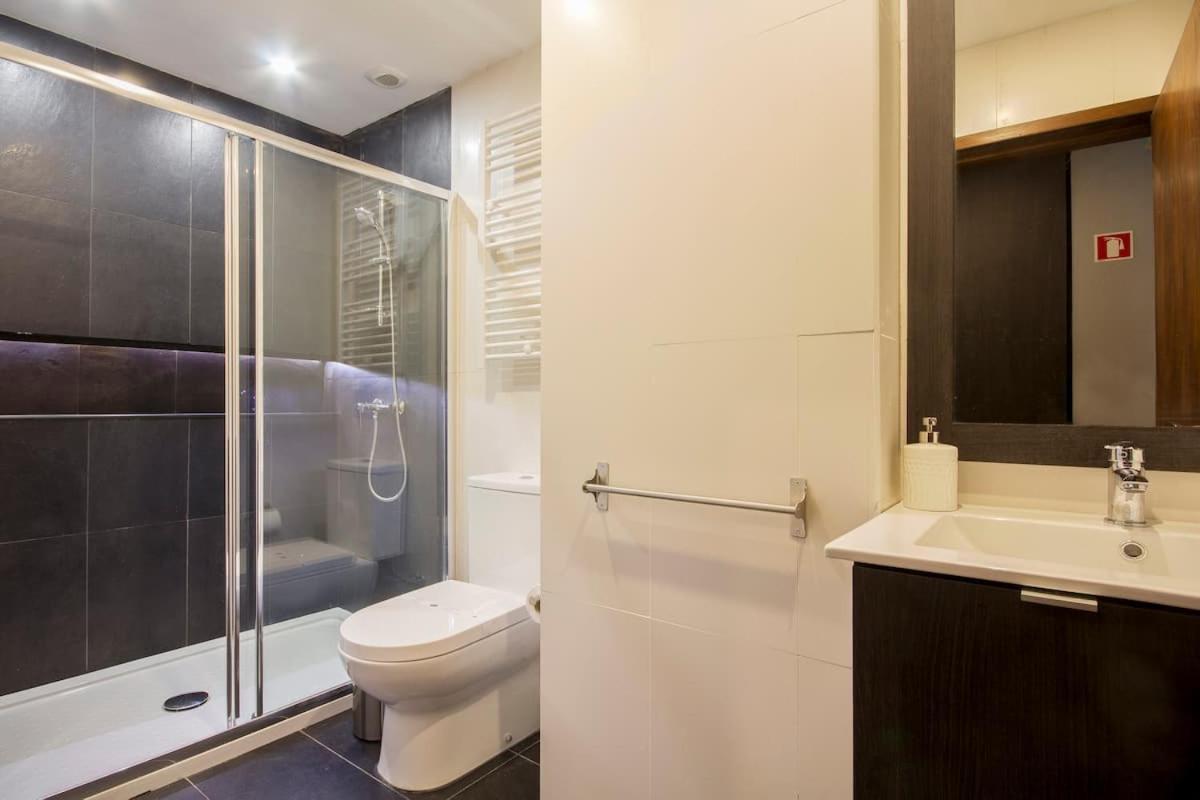408 Gale Center Apartamento Wi-Fi, Estacionamento Порту Экстерьер фото